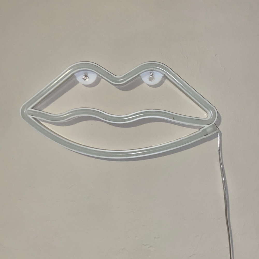 Cute wall led lips